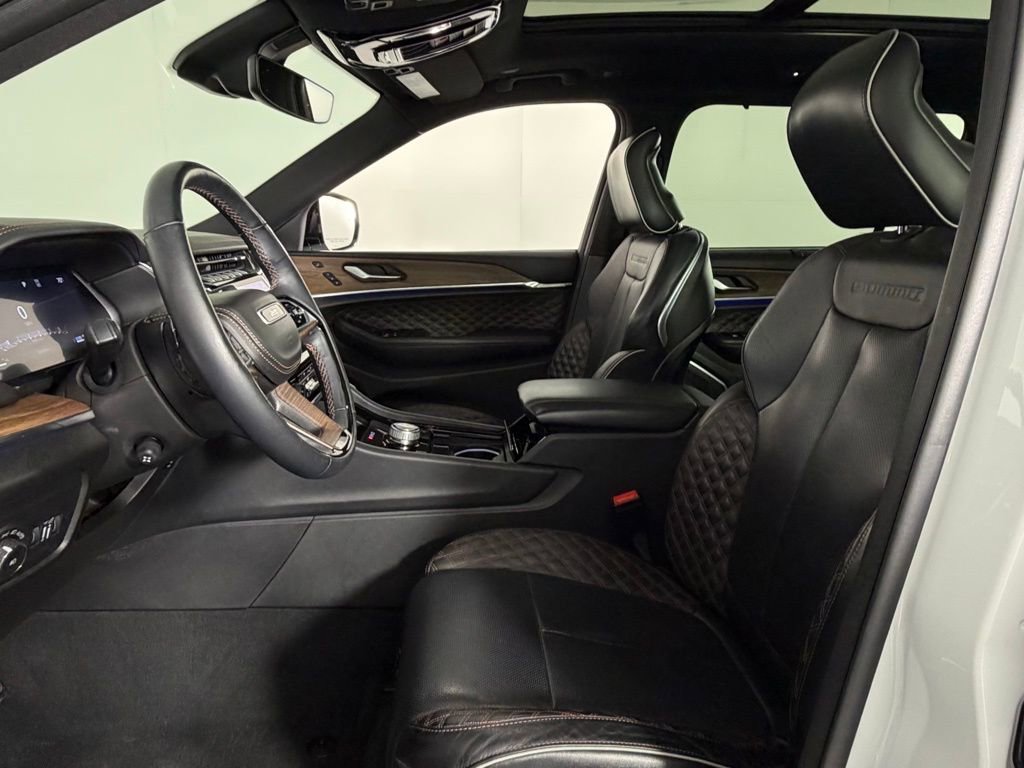 Used 2023 Jeep Grand Cherokee L Summit w/ Luxury Tech Group V image 22