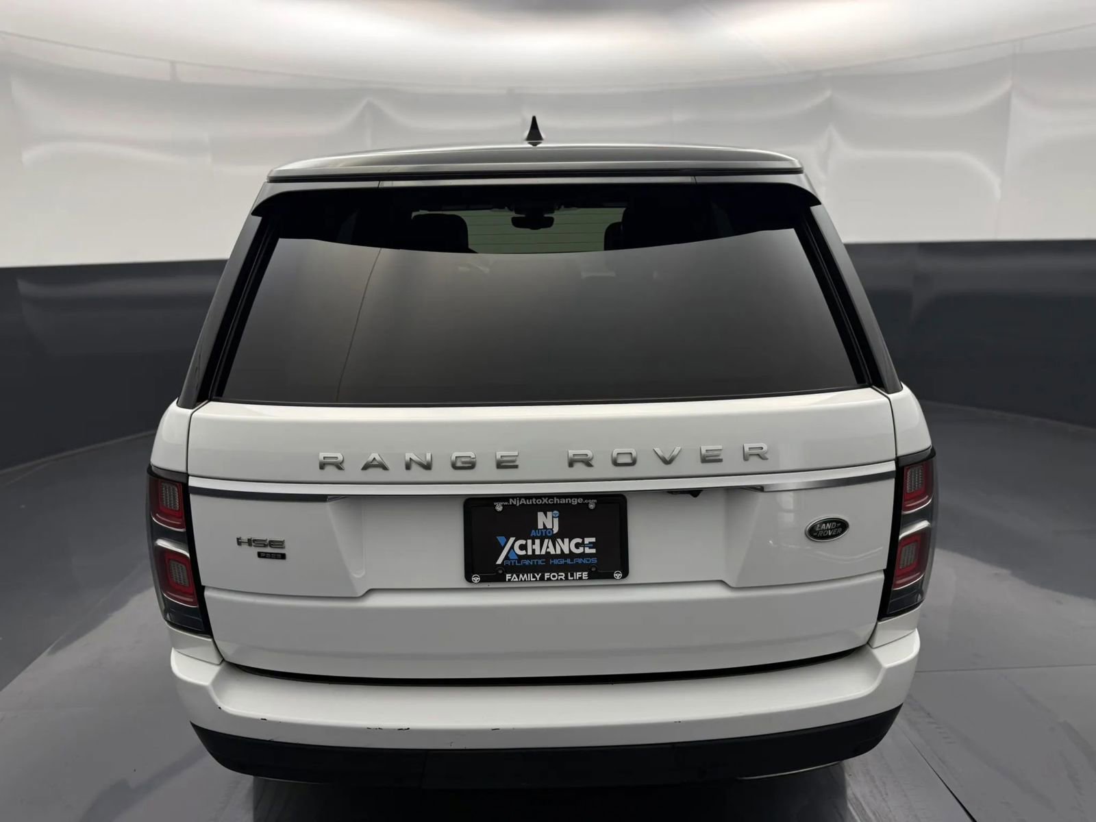 Used 2020 Land Rover Range Rover HSE image 6