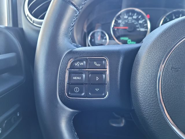 Used 2015 Jeep Wrangler Sahara w/ Connectivity Group AWD/4WD image 12