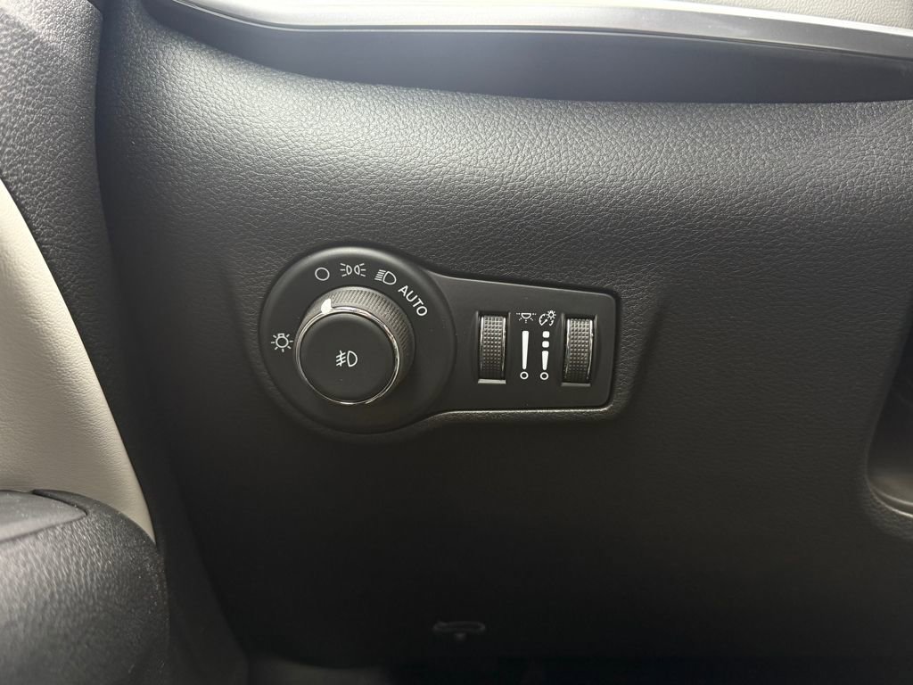 New 2026 Jeep Compass Limited w/ Sun, Sound & Navigation Group image 19