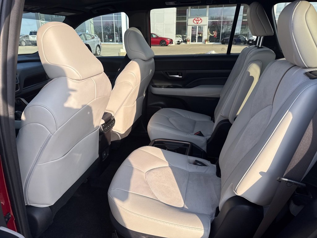 Certified 2024 Toyota Grand Highlander AWD Hybrid image 10
