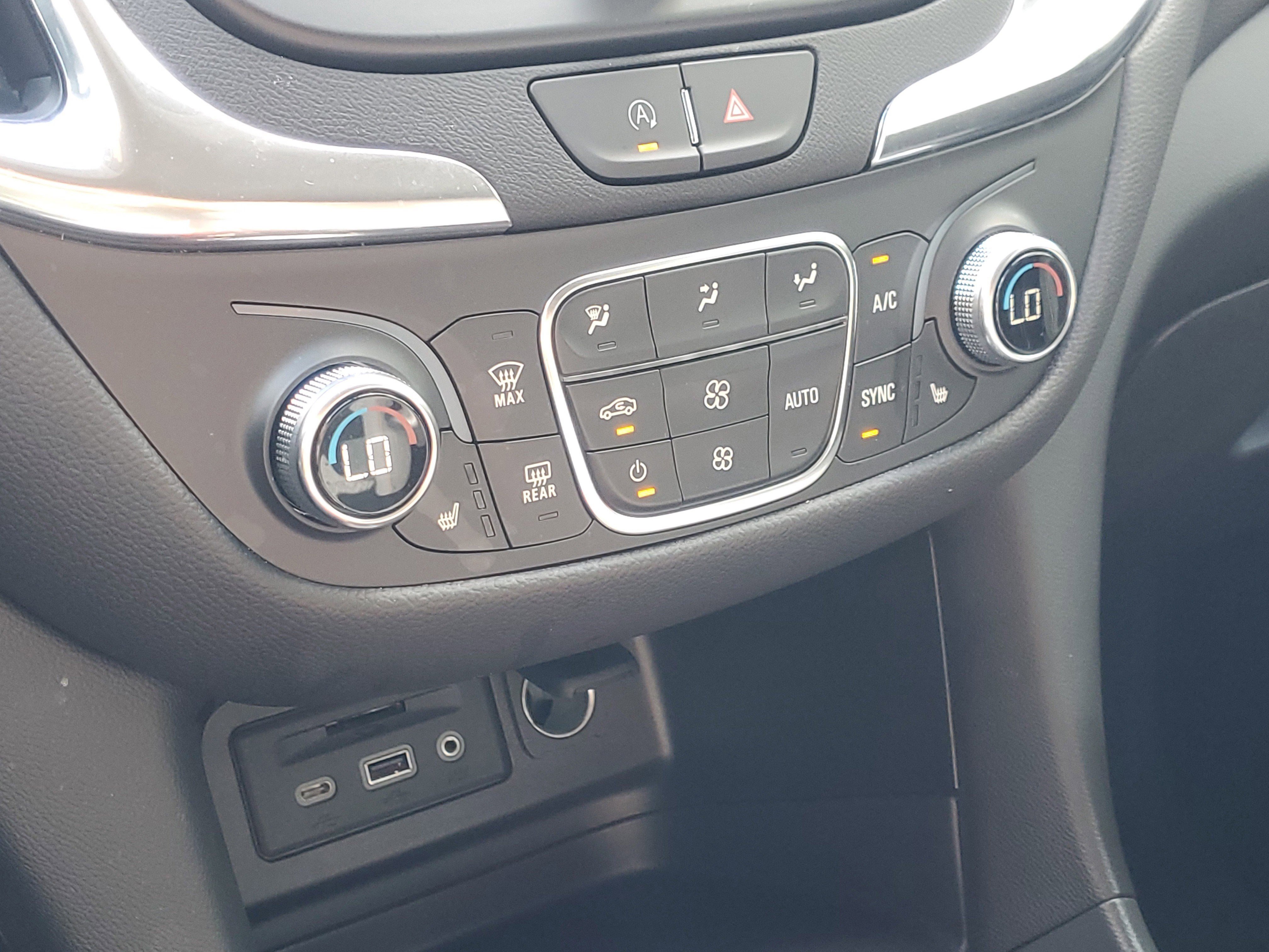 Used 2024 Chevrolet Equinox LT image 29