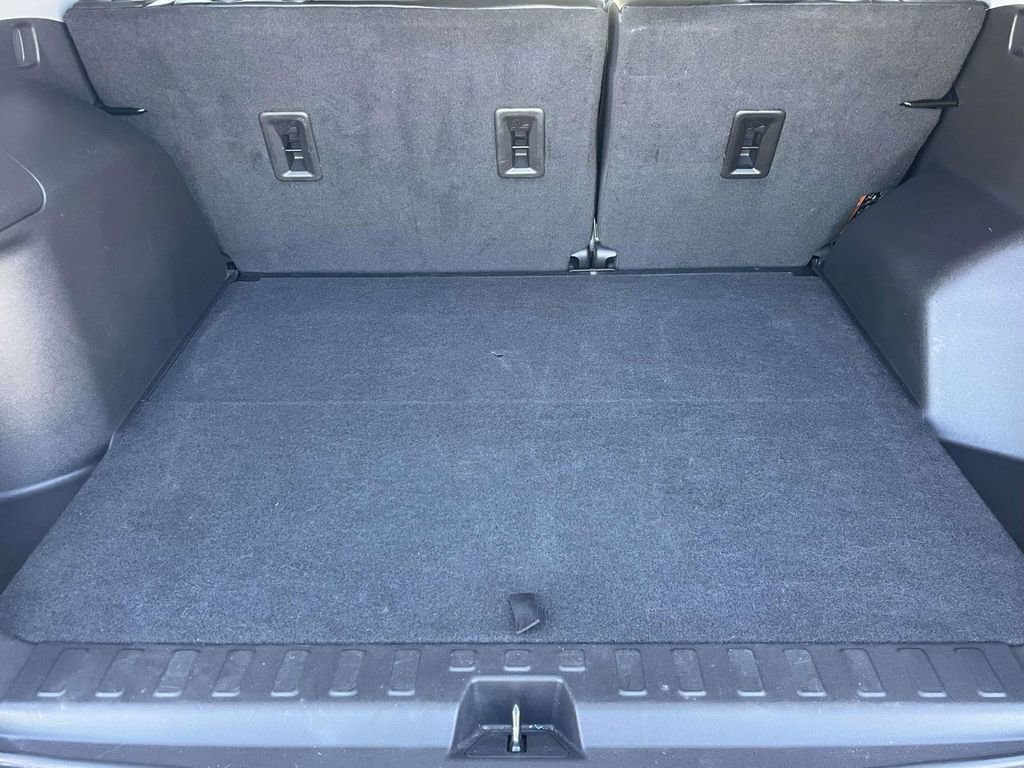 Used 2024 GMC Terrain SLT image 26