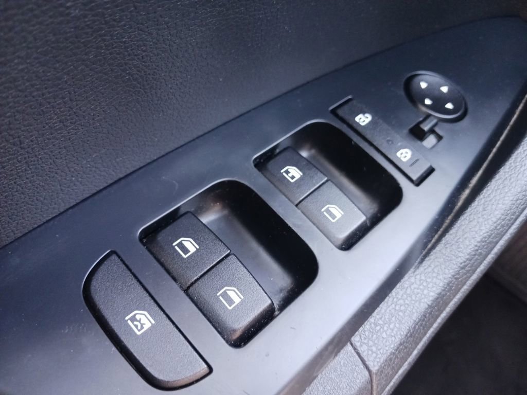 Used 2023 Kia Sportage LX FWD image 26