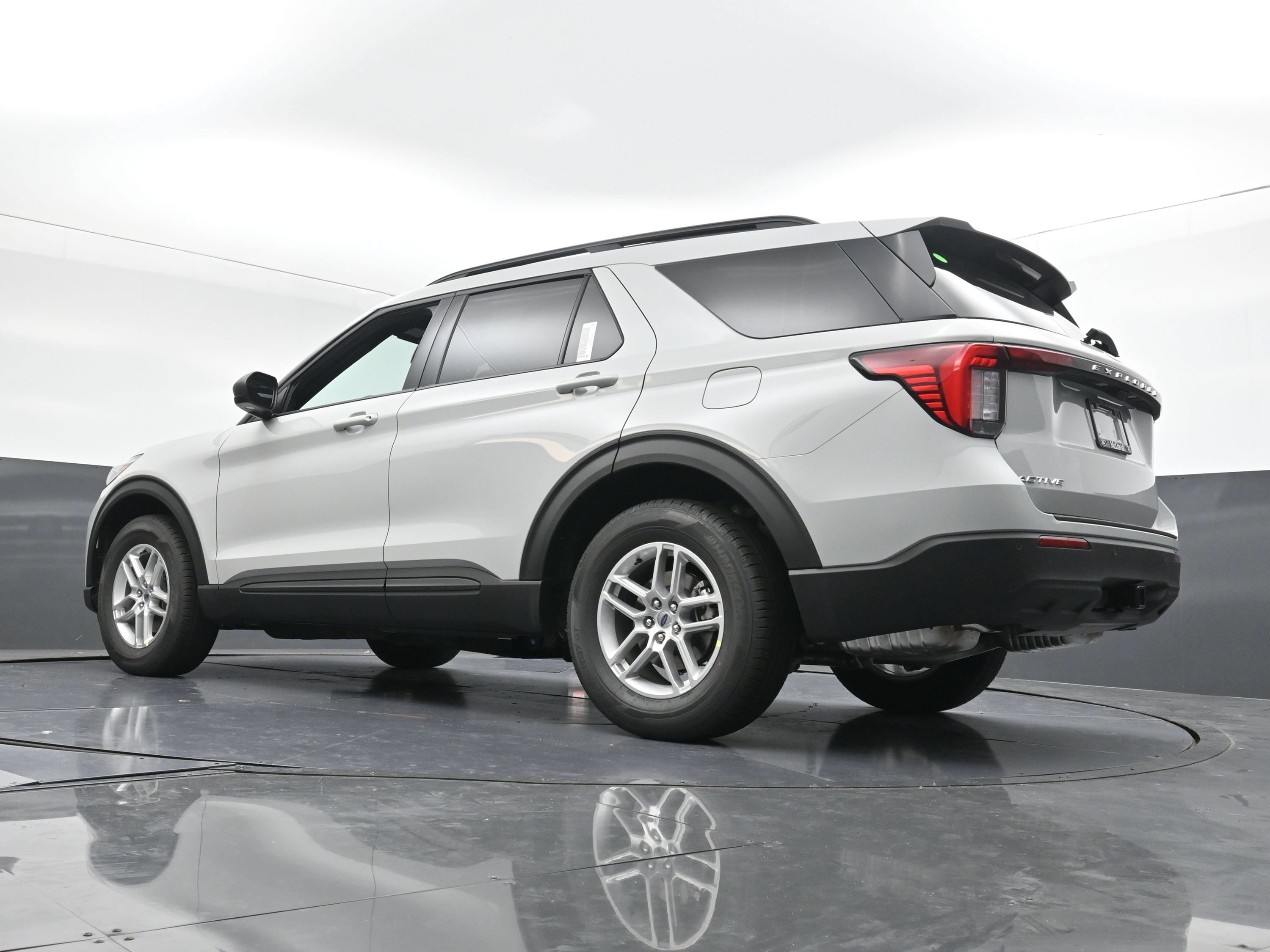 New 2027 Ford Explorer Active RWD image 14