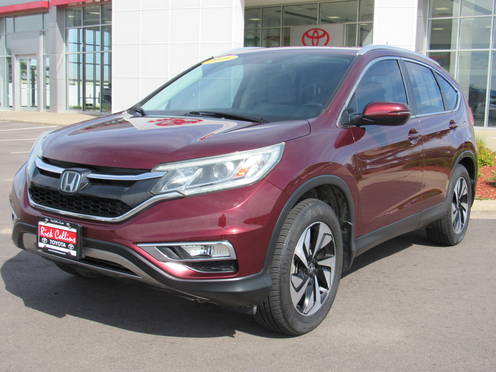 Used 2016 Honda CR-V Touring image 2