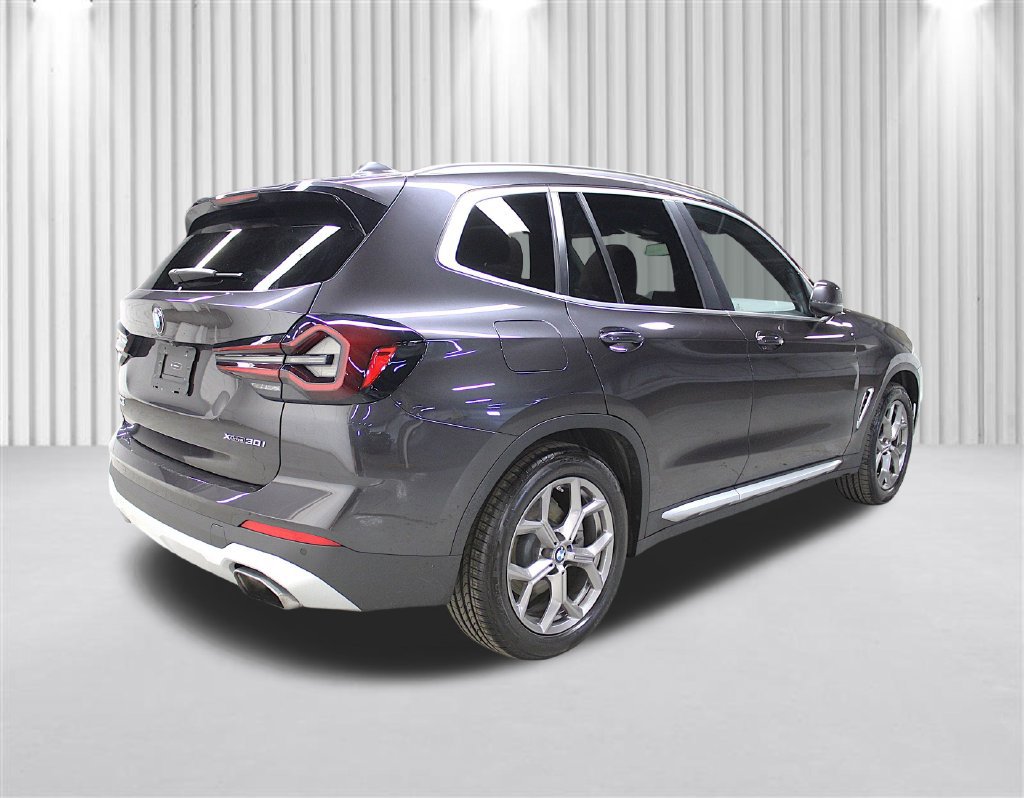 Used 2024 BMW X3 xDrive30i w/ Premium Package w/ZPA AWD/4WD image 3