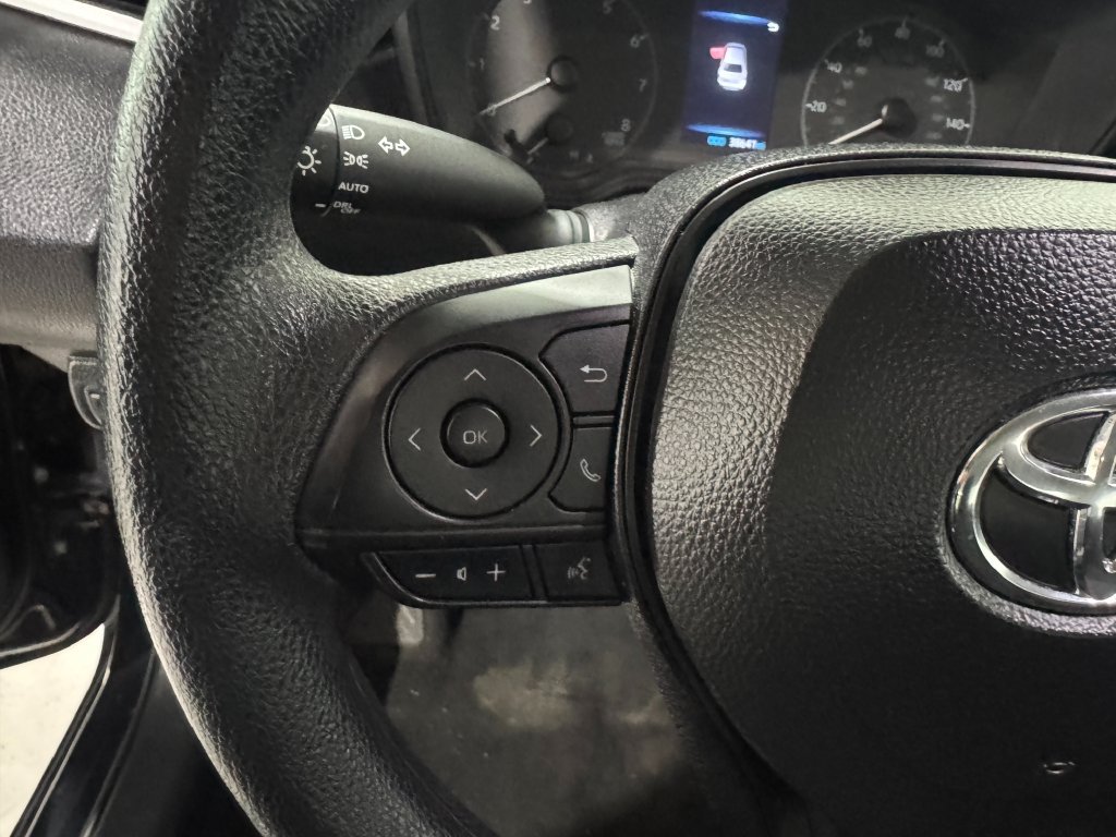 Used 2025 Toyota Corolla LE FWD image 5