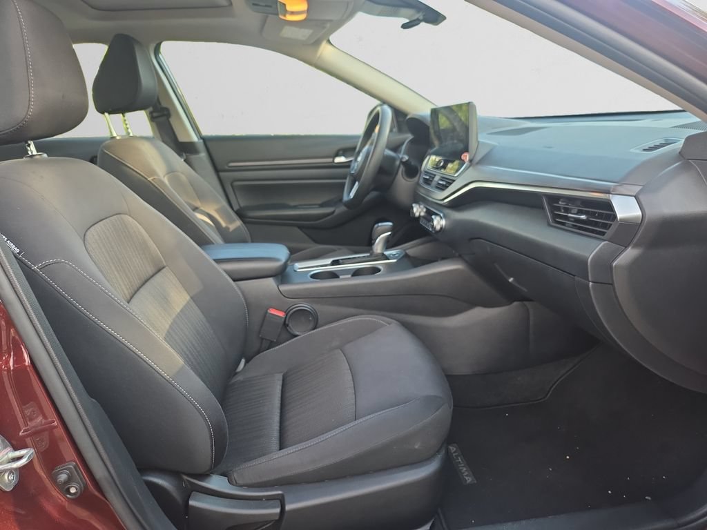 Used 2025 Nissan Altima 2.5 SV w/ SV Special Edition Package AWD/4WD image 16