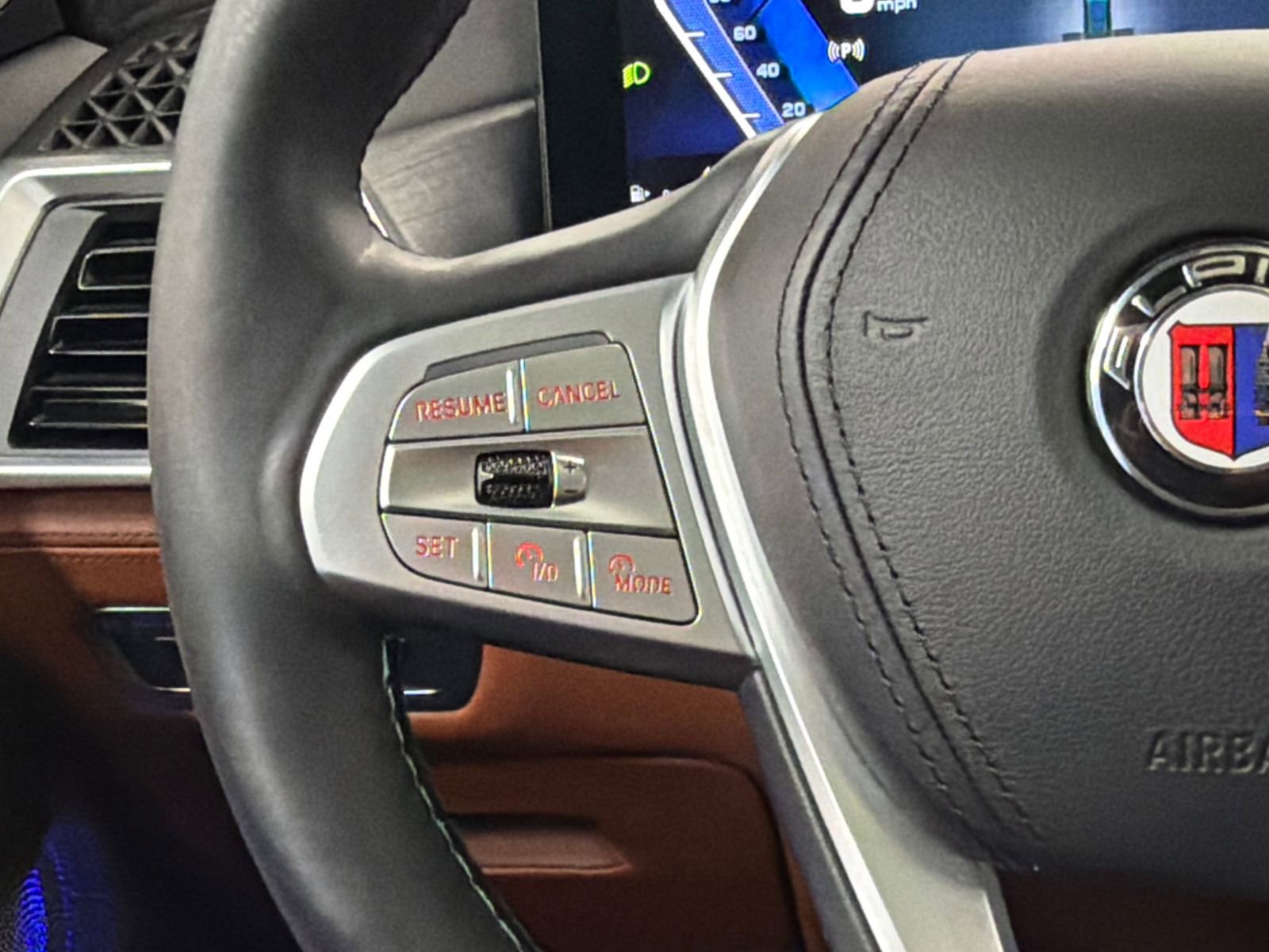 Used 2024 BMW ALPINA XB7 image 33