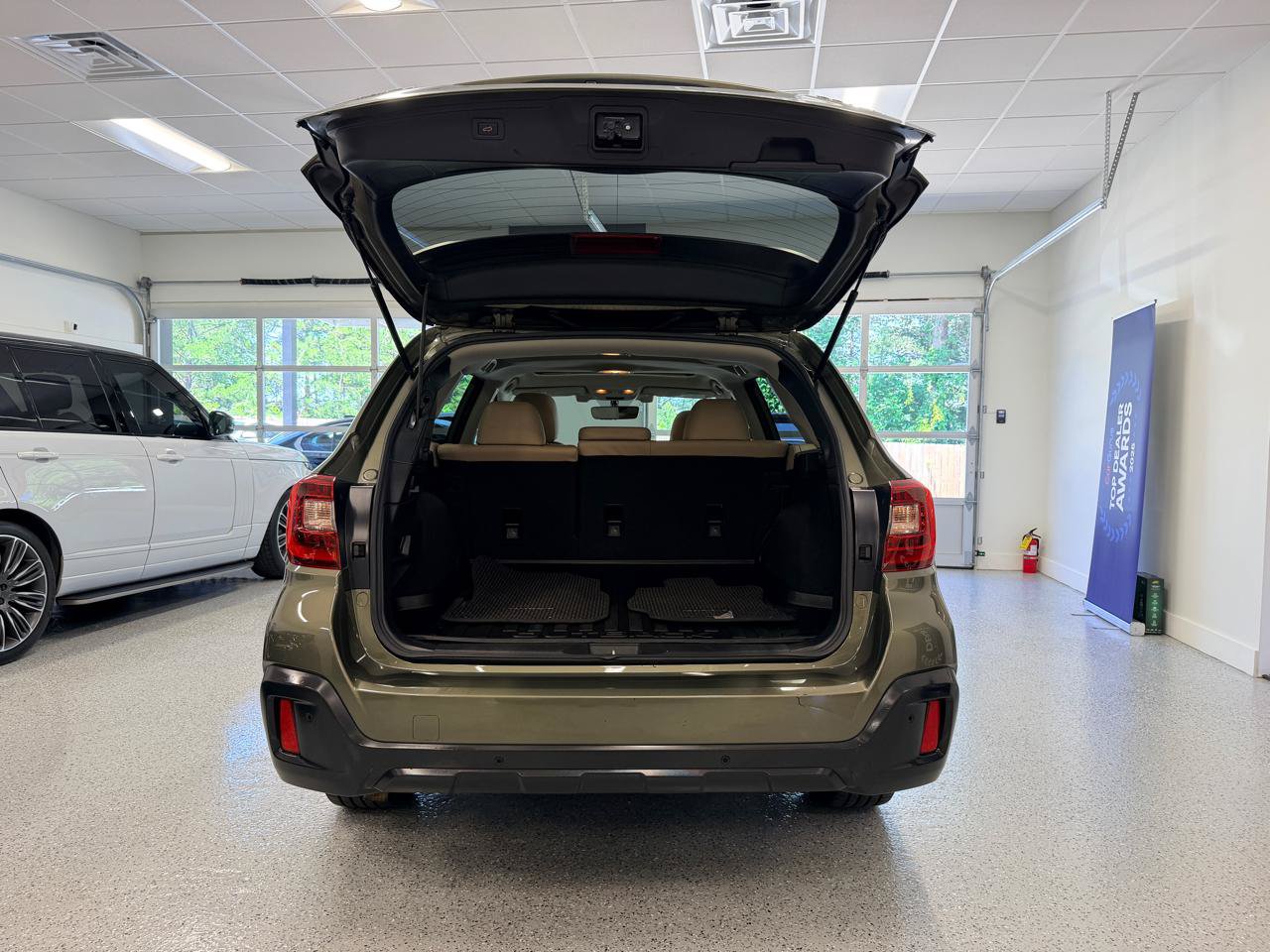 Used 2018 Subaru Outback 2.5i Limited AWD/4WD image 32