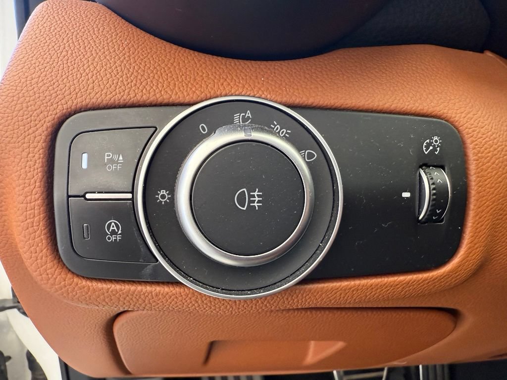 Used 2019 Alfa Romeo Giulia Ti Sport w/ Quick Order Package 22U Sport RWD image 16
