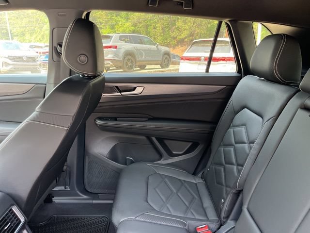 New 2026 Volkswagen Atlas Cross Sport SE FWD image 13