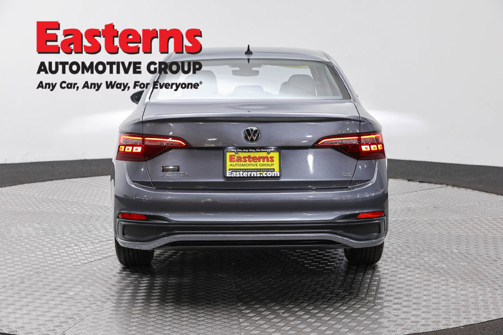 Used 2024 Volkswagen Jetta SE FWD image 7