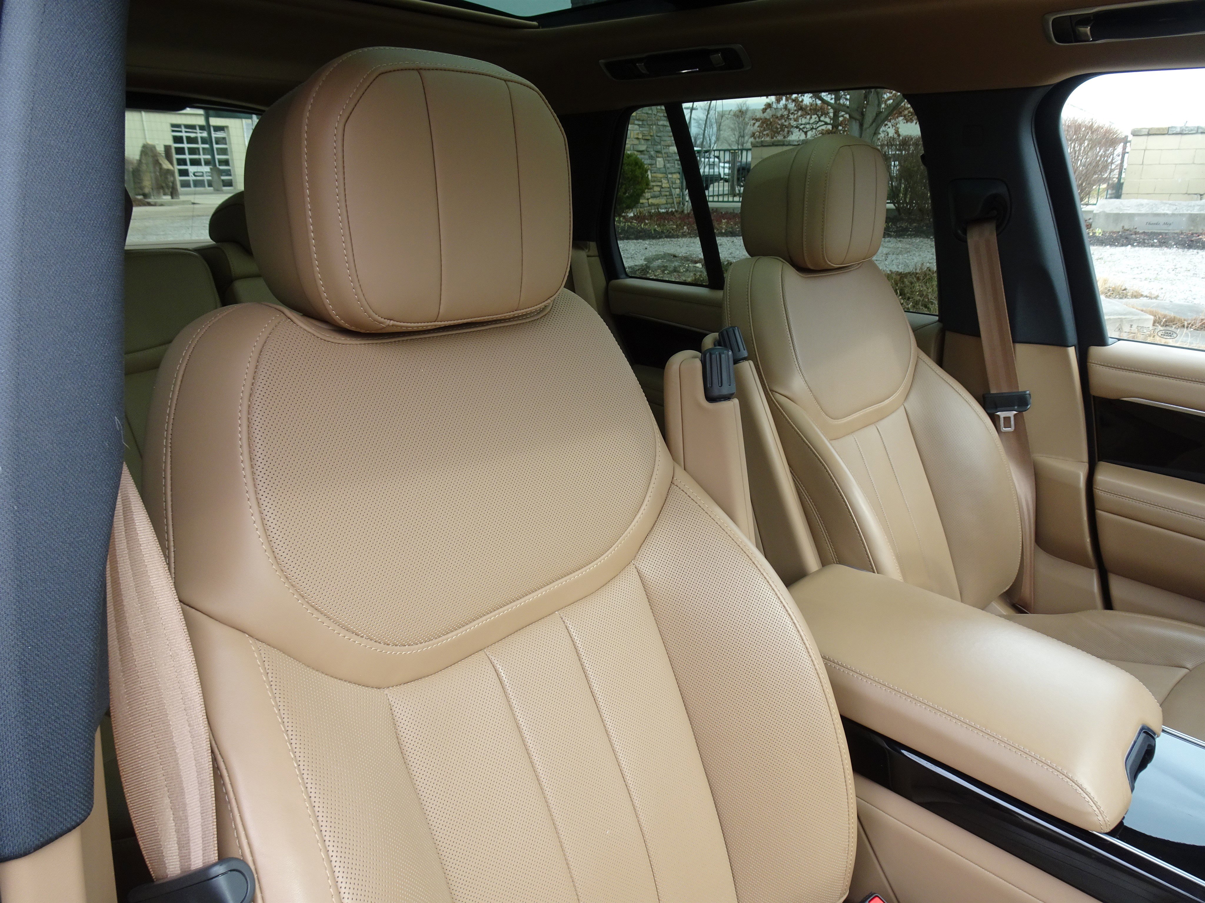 Certified 2024 Land Rover Range Rover SE image 29