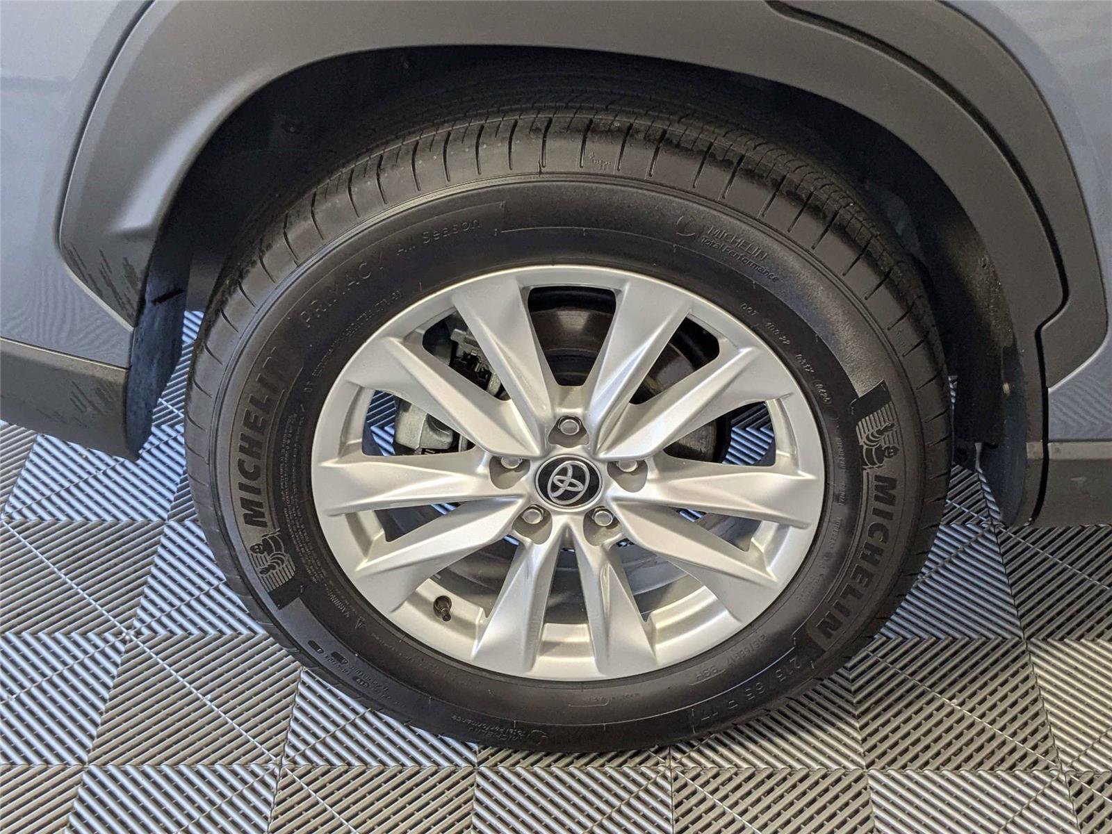 Certified 2025 Toyota Corolla Cross LE image 8