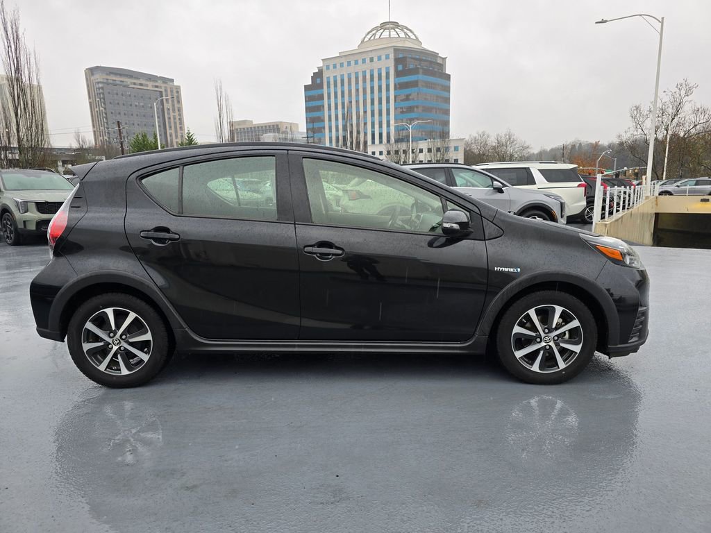 Used 2018 Toyota Prius C Two image 6
