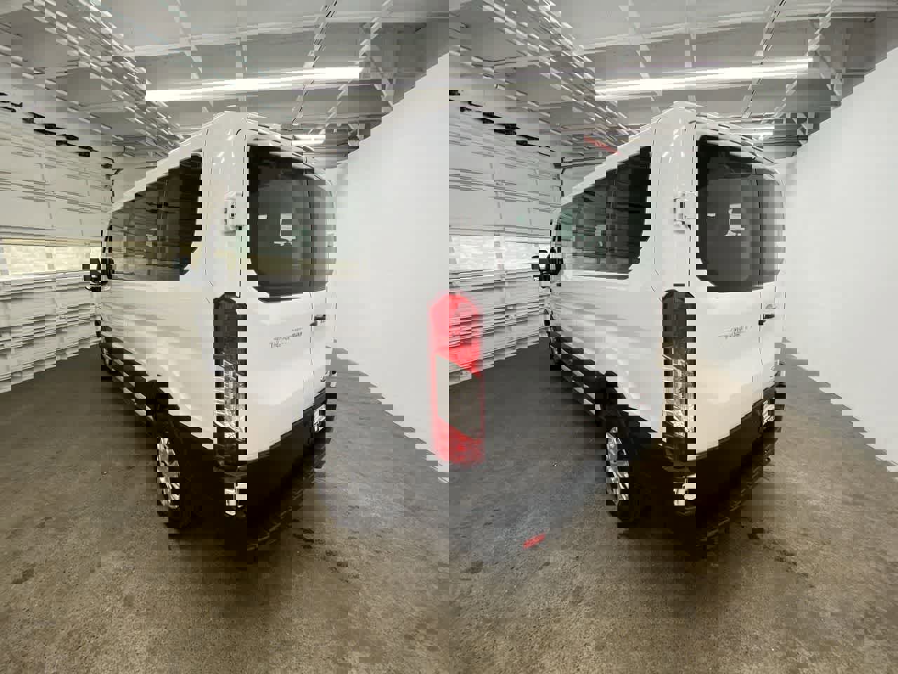 Used 2023 Ford Transit 350 XLT image 4