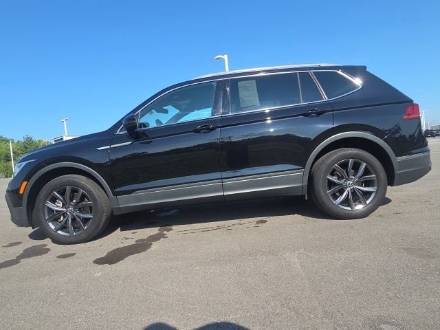 Used 2022 Volkswagen Tiguan SE AWD/4WD image 16
