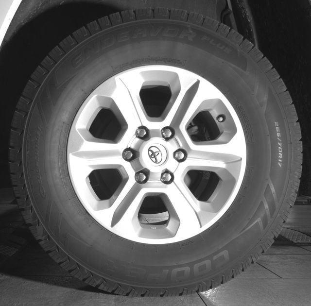 Used 2022 Toyota 4Runner SR5 AWD/4WD image 35