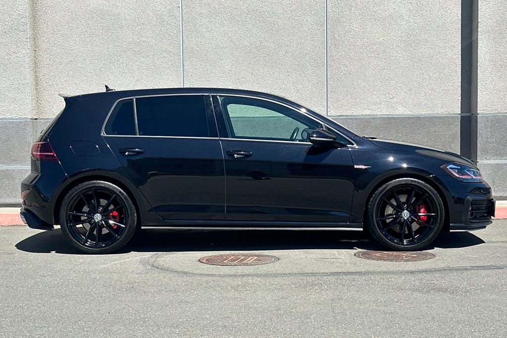 Used 2018 Volkswagen GTI SE FWD image 3