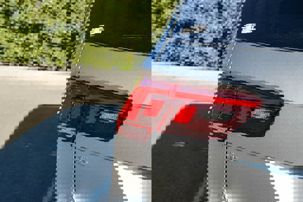 Used 2022 Volkswagen Tiguan SE image 7