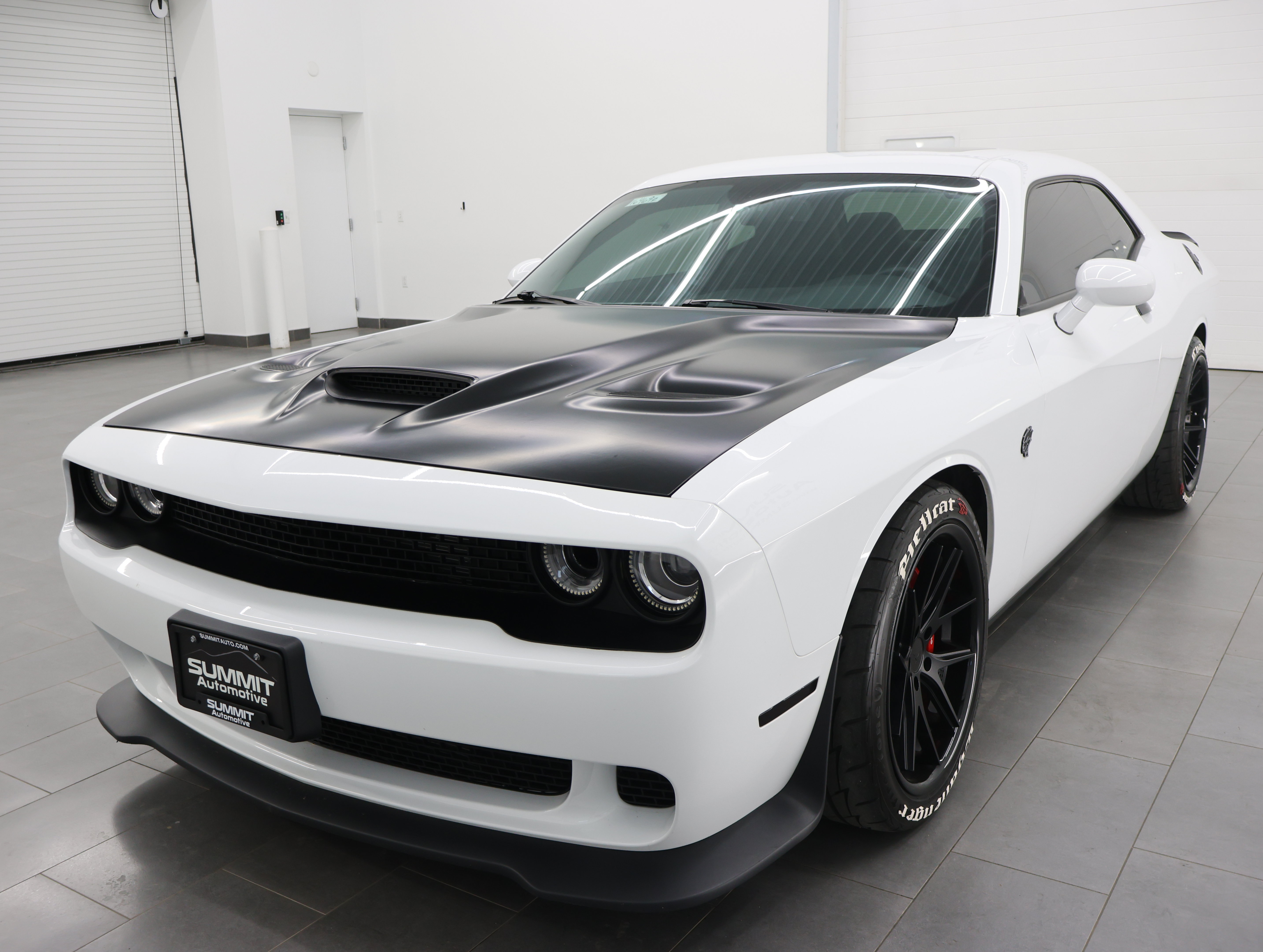 Used 2017 Dodge Challenger SRT Hellcat RWD image 7