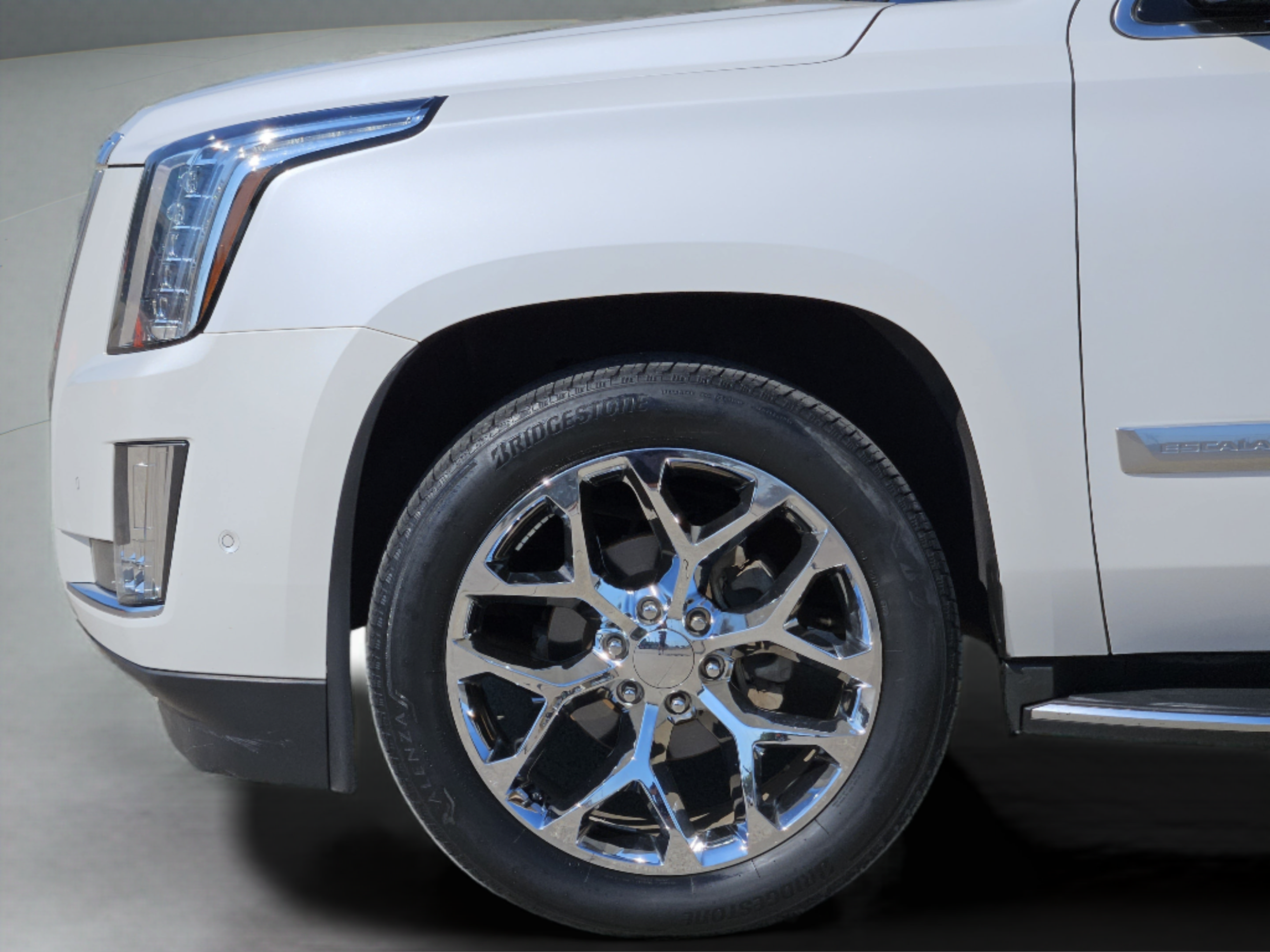 Used 2017 Cadillac Escalade Luxury RWD image 12