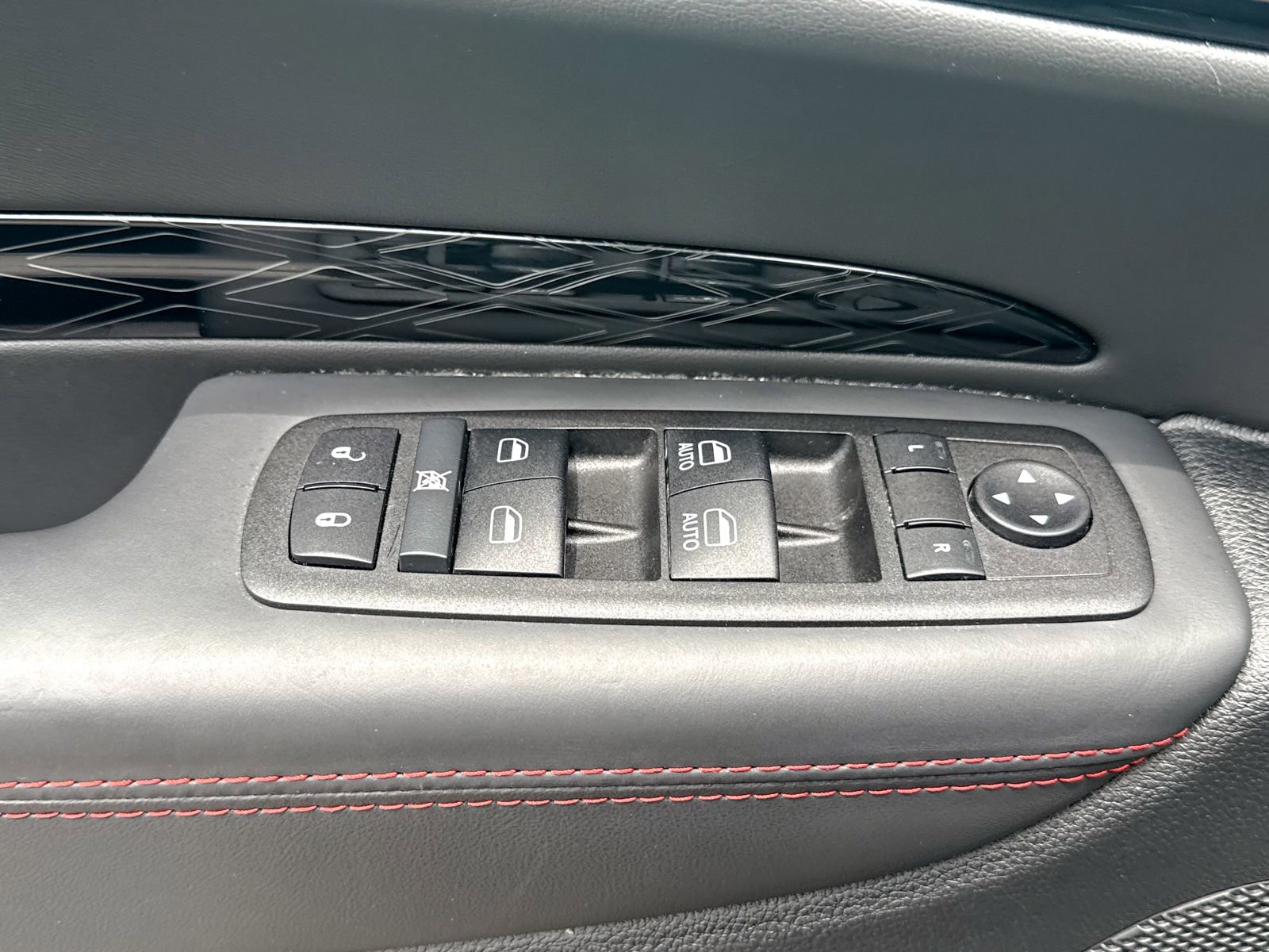 Used 2025 Dodge Durango GT AWD/4WD image 19