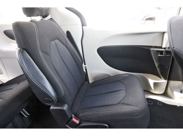 Used 2023 Chrysler Voyager LX image 10