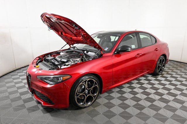 New 2025 Alfa Romeo Giulia w/ Driving Assist Package RWD image 34