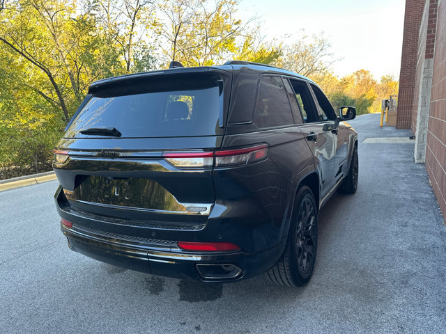 Used 2025 Jeep Grand Cherokee Summit w/ Obsidian Package image 8