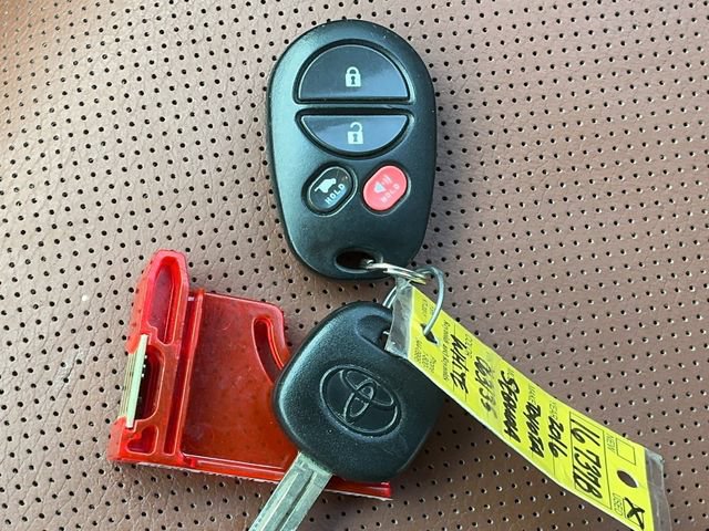 Used 2016 Toyota Sequoia Platinum RWD image 37