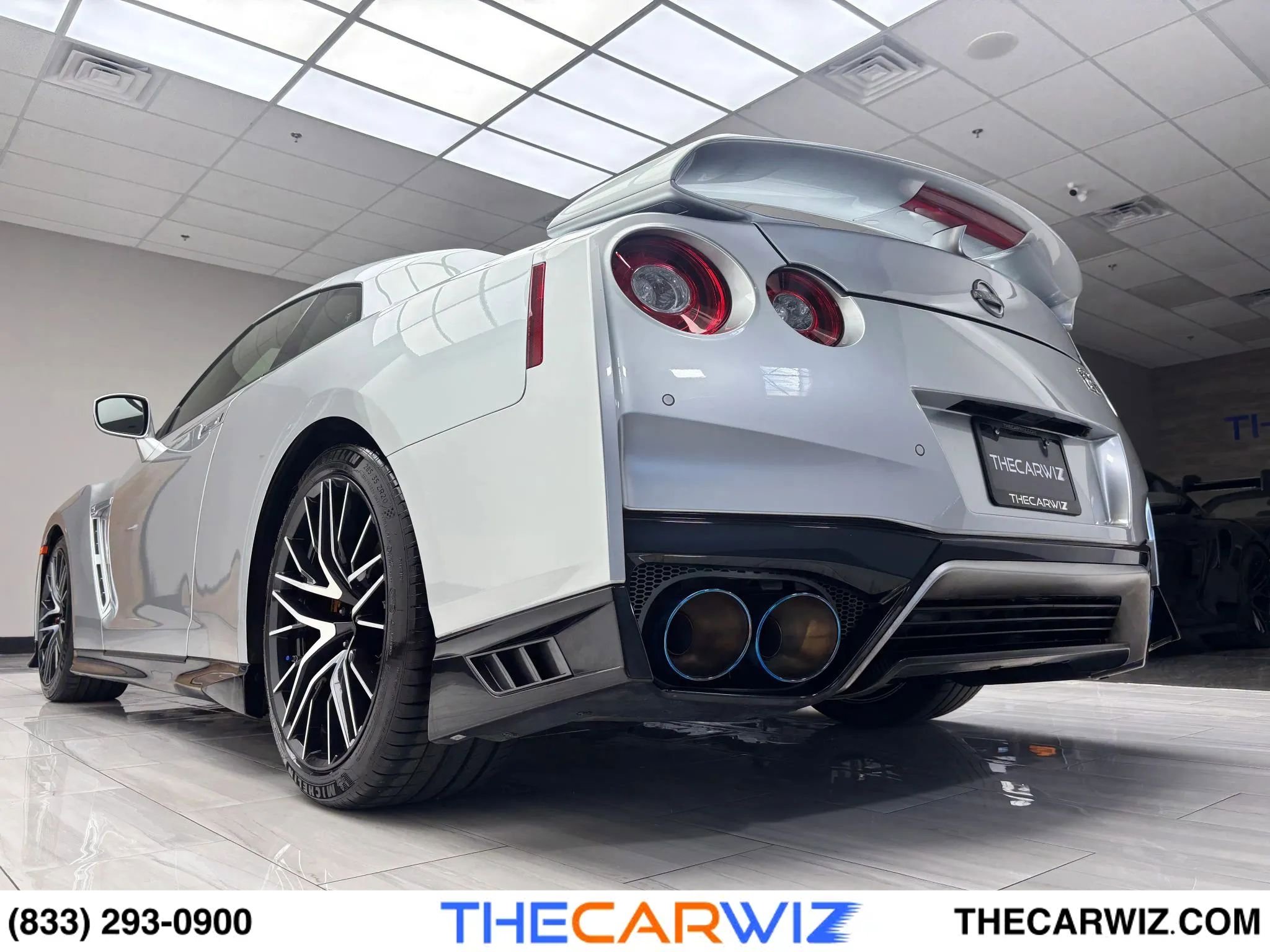 Used 2023 Nissan GT-R Premium w/ Premium Interior Package image 21