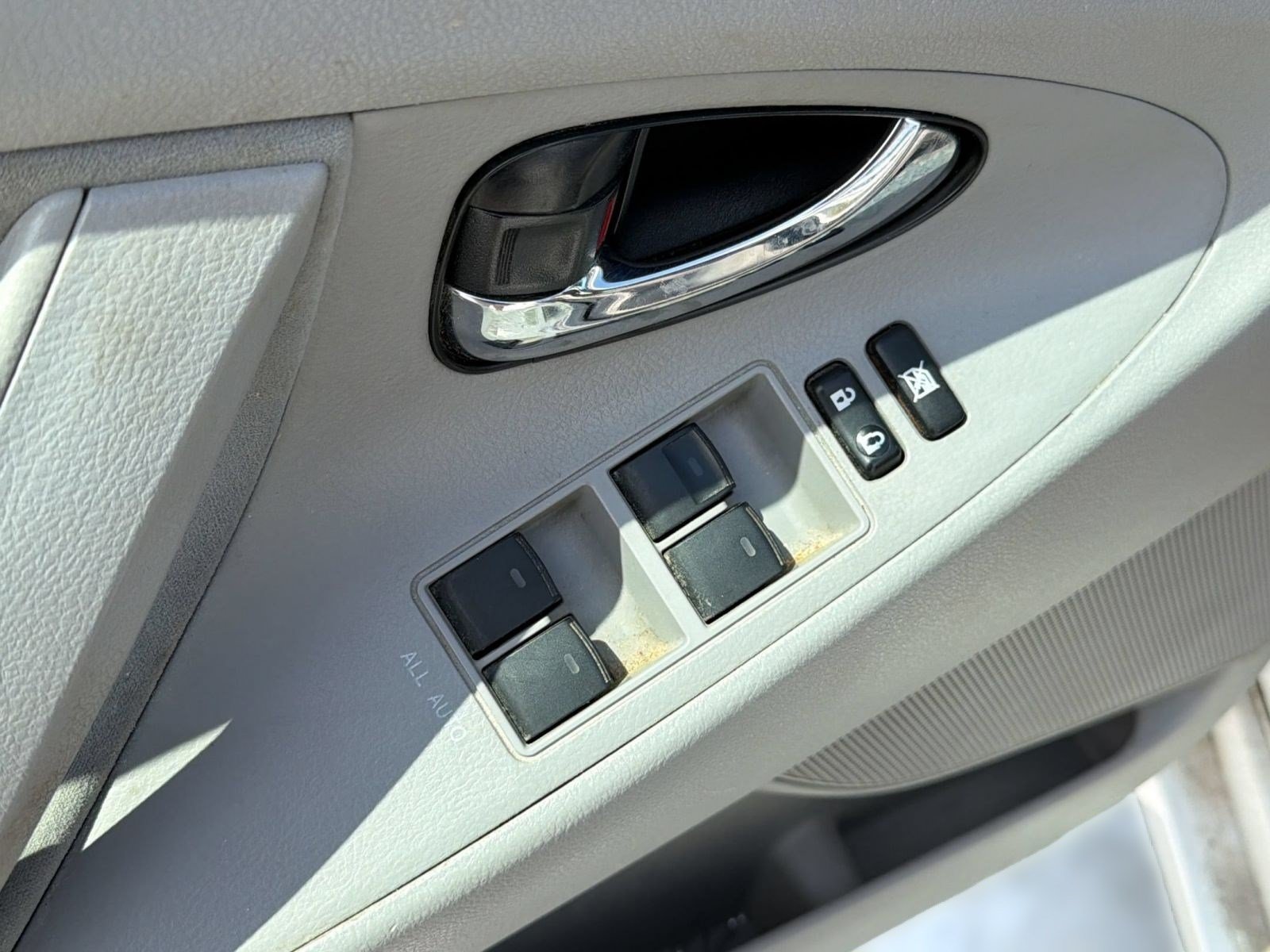 Used 2011 Toyota Camry LE FWD image 21