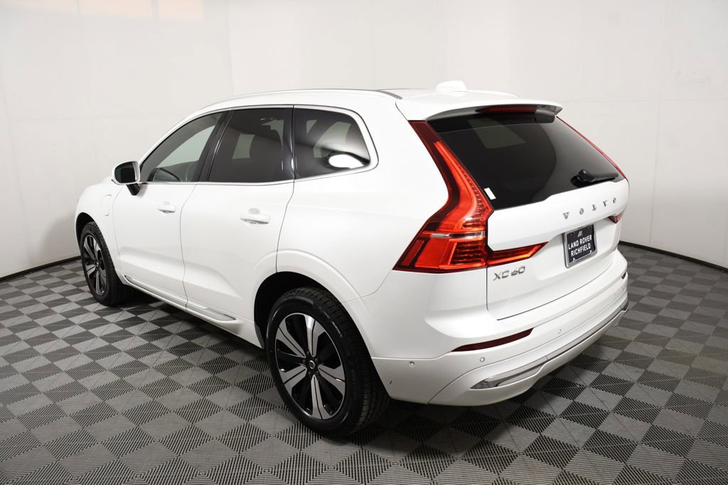 Used 2023 Volvo XC60 T8 Plus image 3