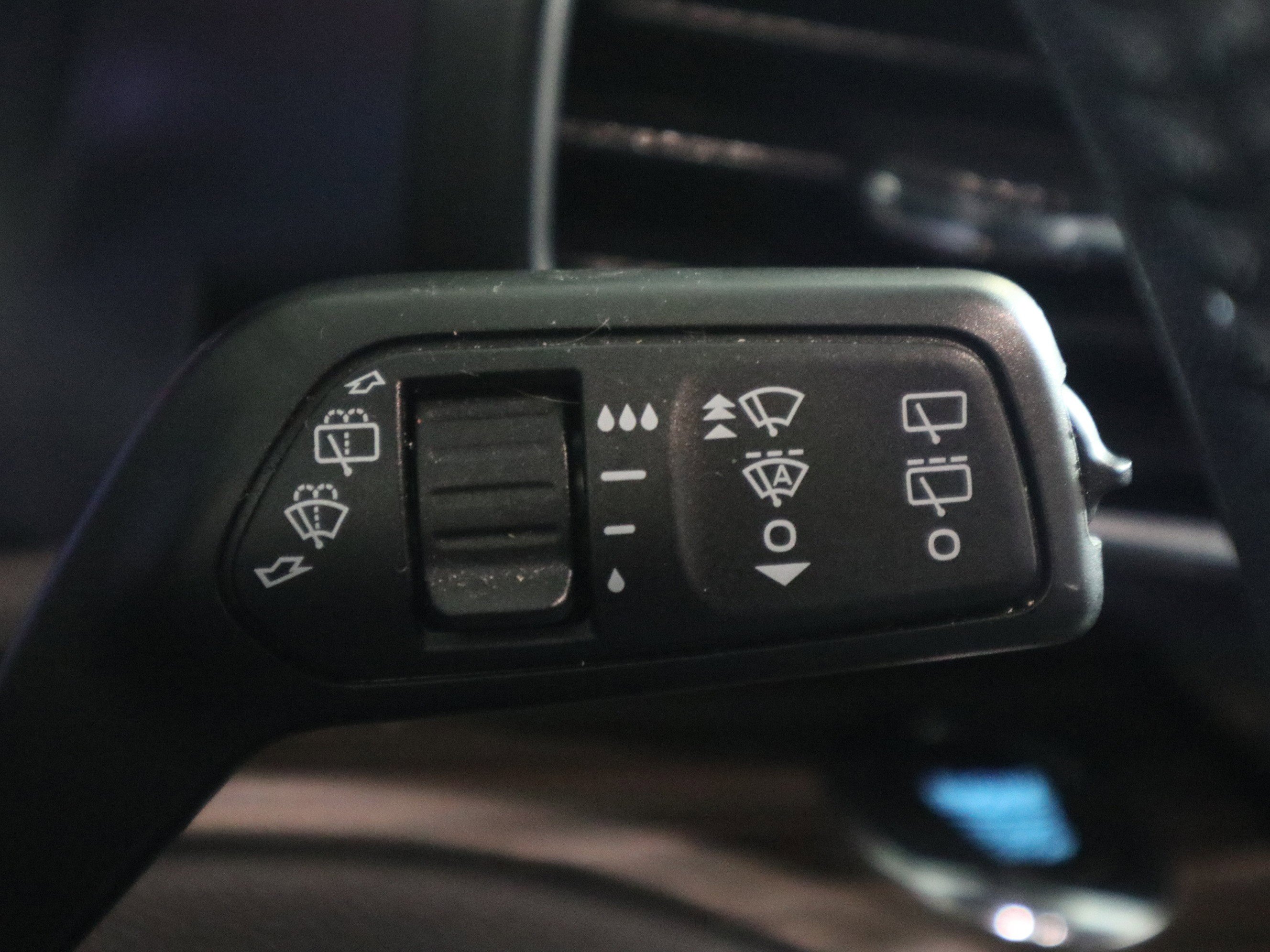 Used 2022 Ford Explorer Limited w/ Equipment Group 301A image 33