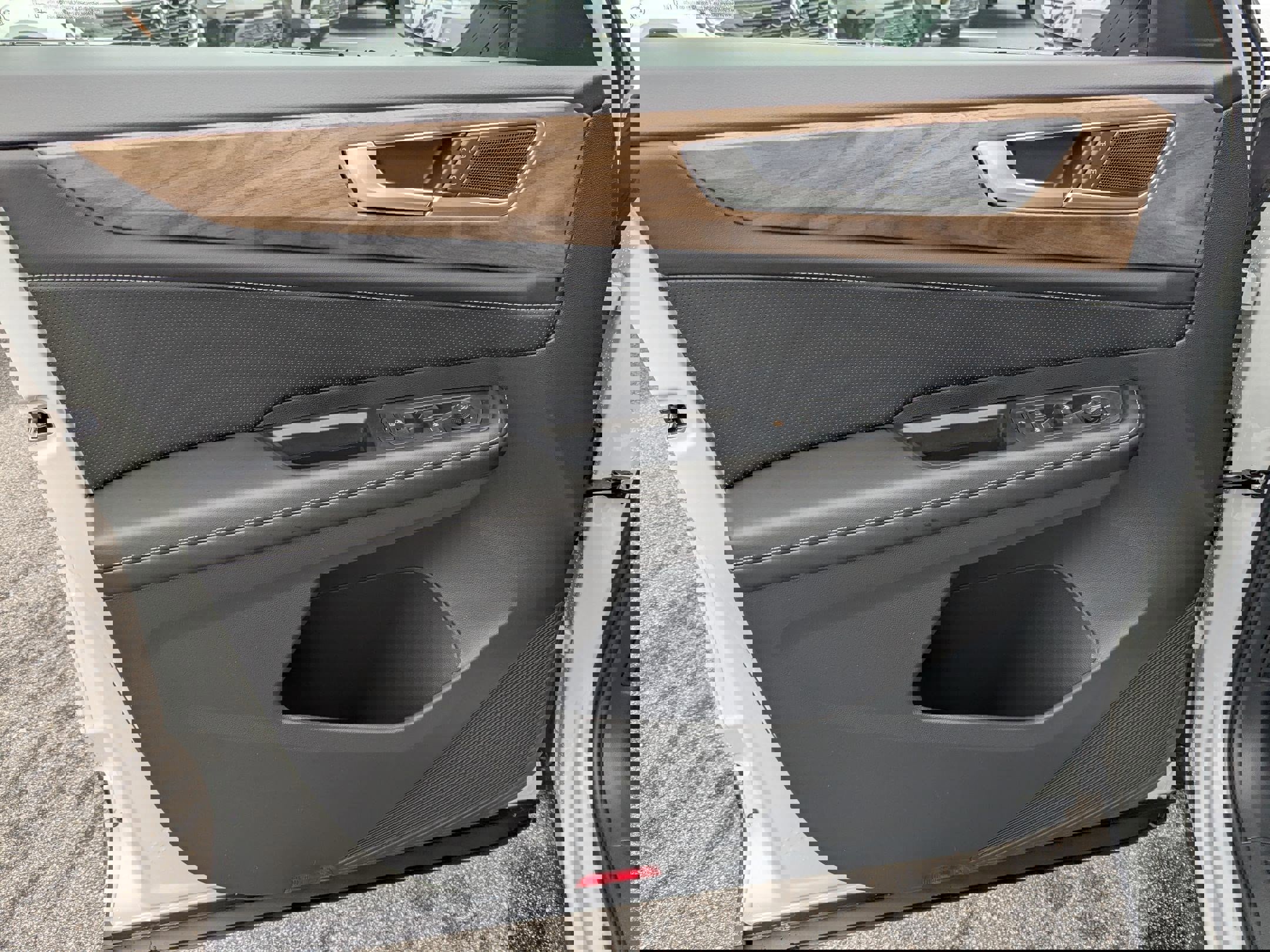 New 2026 Volkswagen Atlas SE image 11