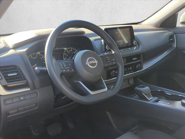 Used 2023 Nissan Rogue SV image 8