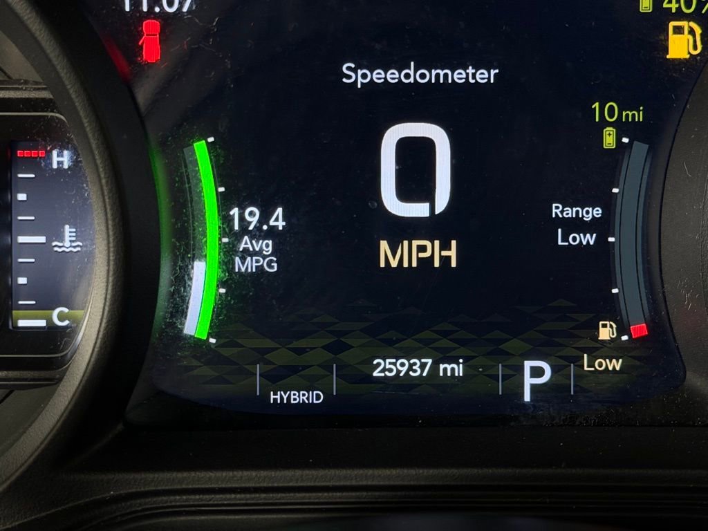 Used 2024 Jeep Wrangler Unlimited Sahara w/ Technology Group AWD/4WD image 18