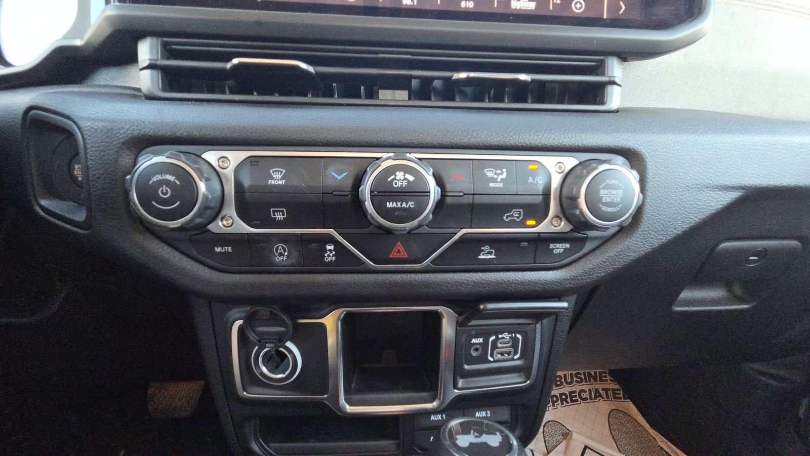 Used 2024 Jeep Wrangler Sport image 22