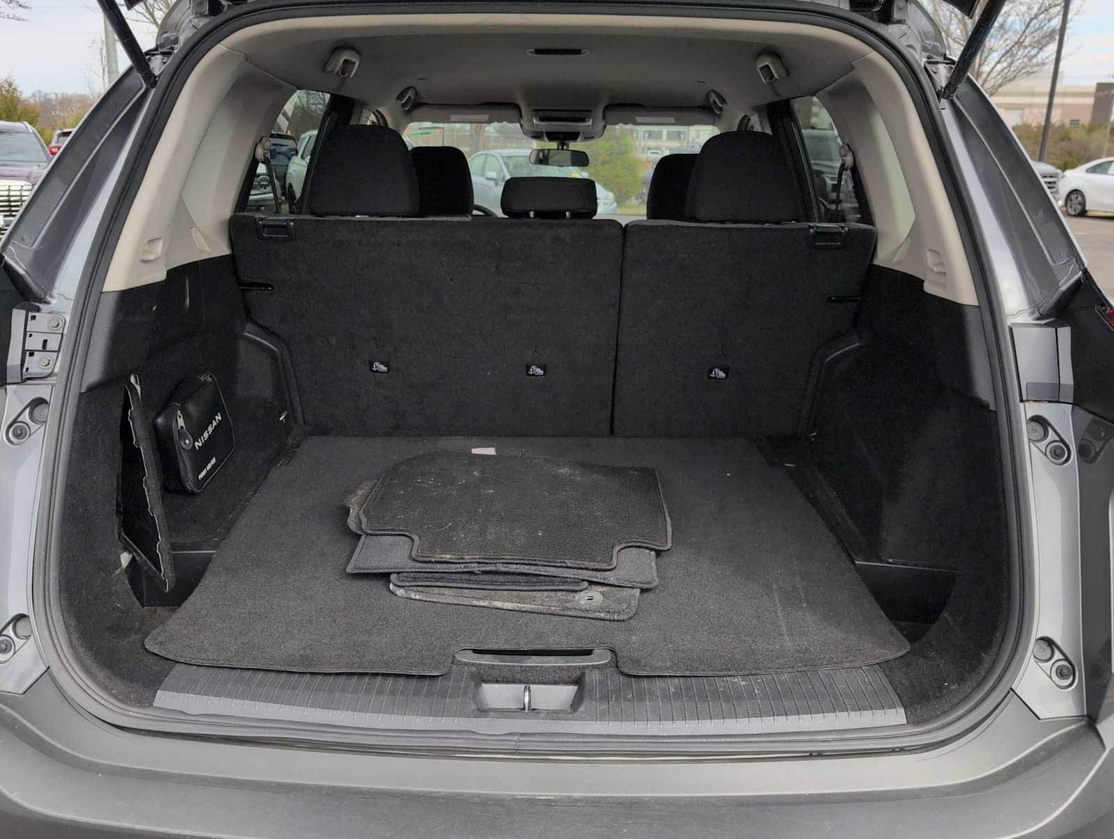 Used 2023 Nissan Rogue SV image 31