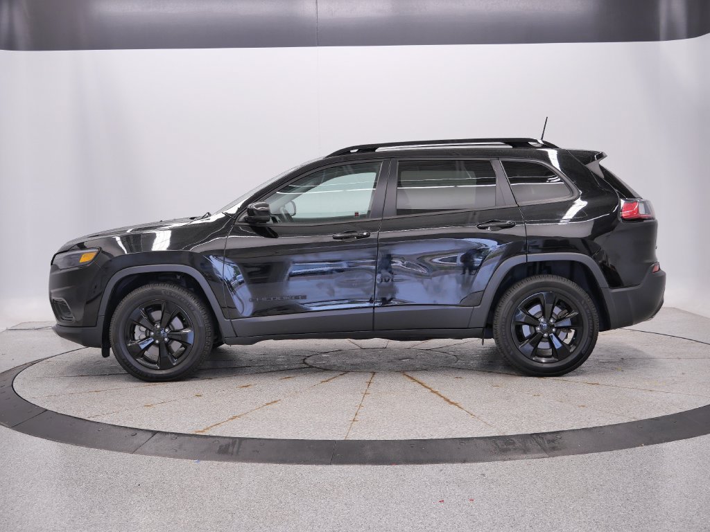 Certified 2019 Jeep Cherokee Latitude Plus AWD/4WD image 2