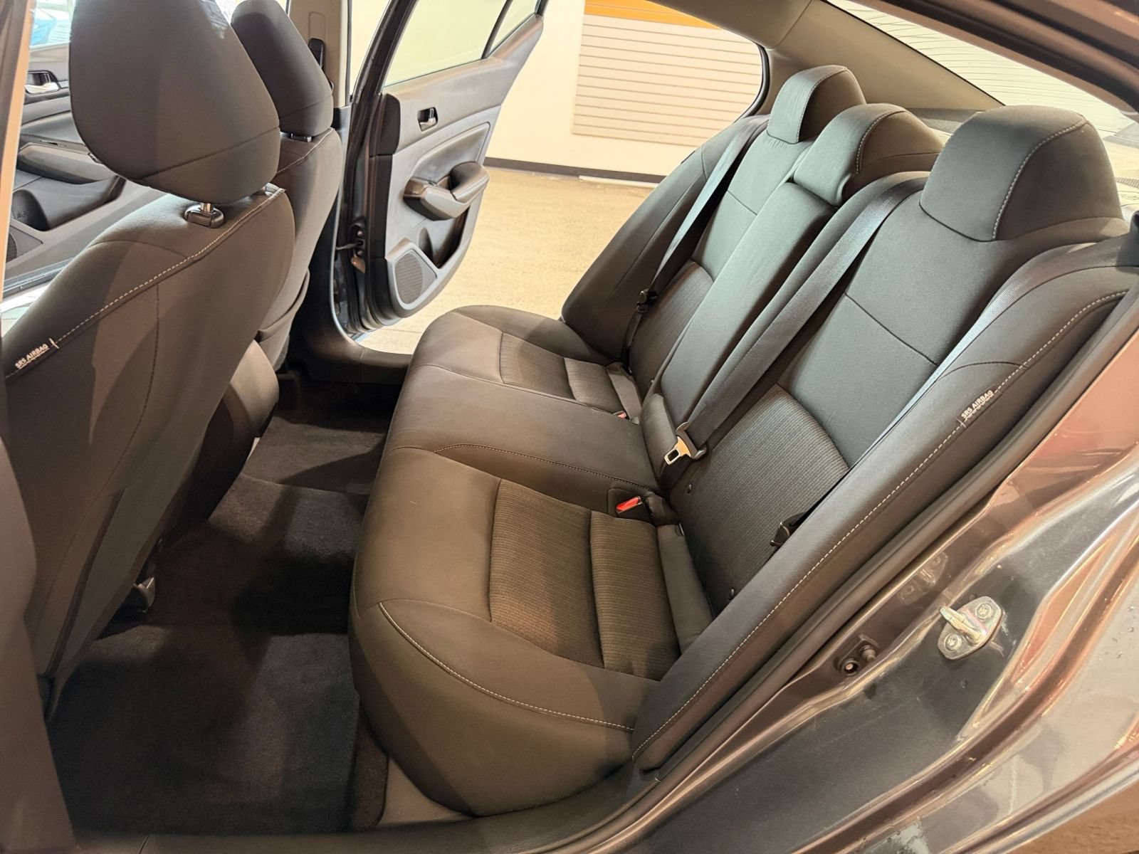 Used 2025 Nissan Altima 2.5 SV FWD image 33