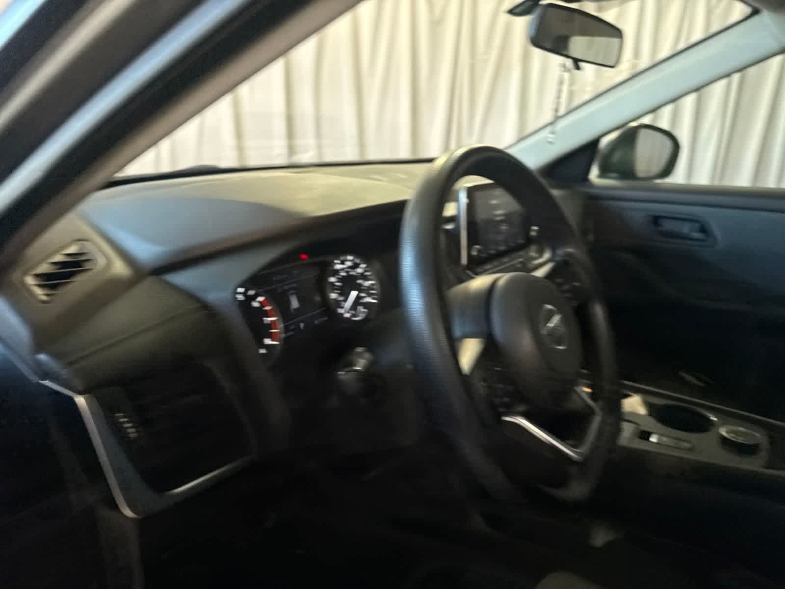 Used 2021 Nissan Rogue S AWD/4WD image 19