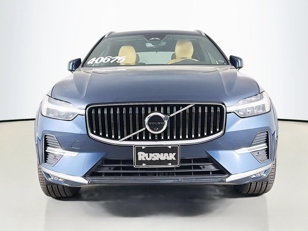 Used 2023 Volvo XC60 B5 Ultimate w/ Protection Package Premier FWD image 2