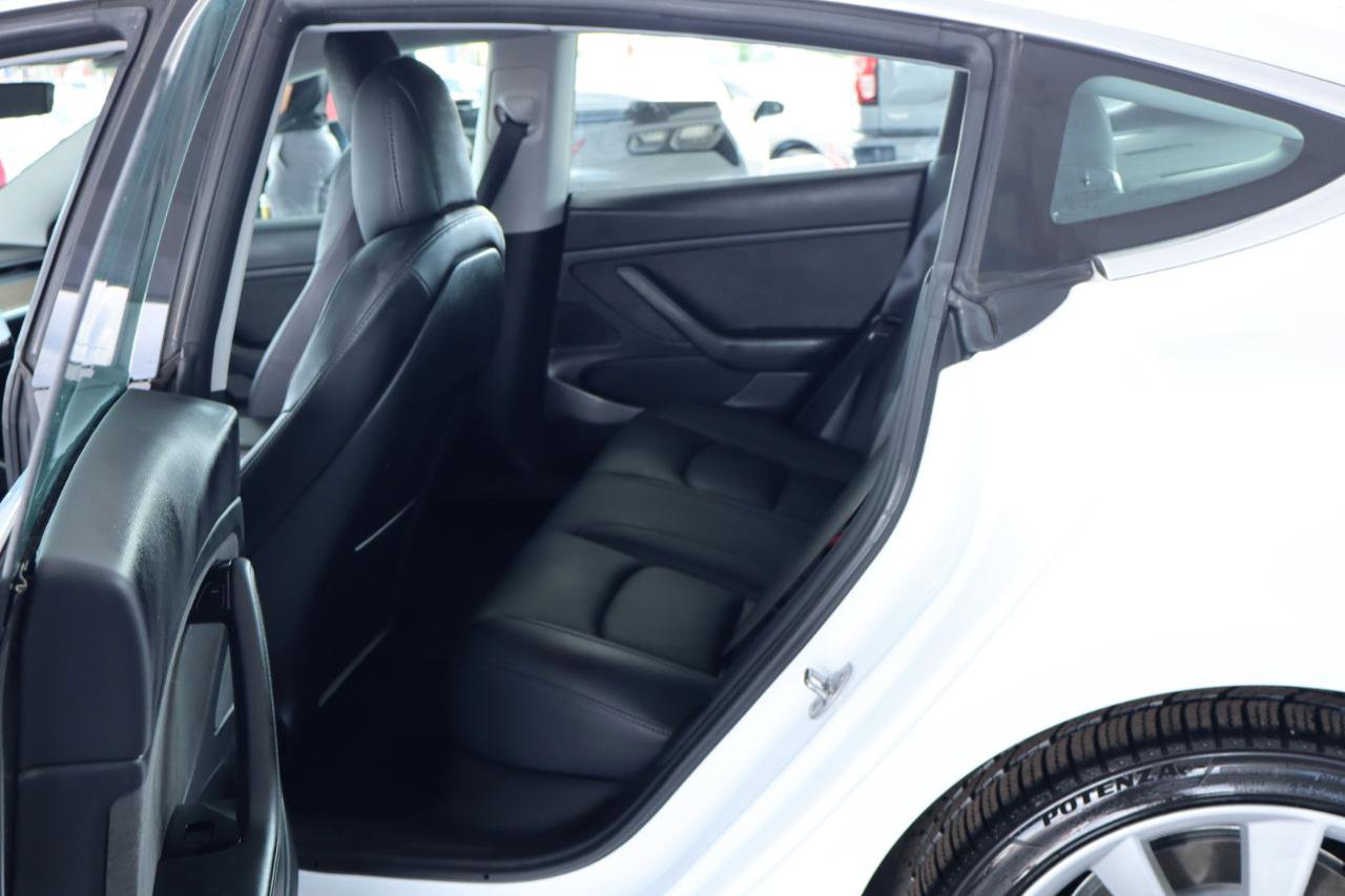 Used 2018 Tesla Model 3 Long Range RWD image 29