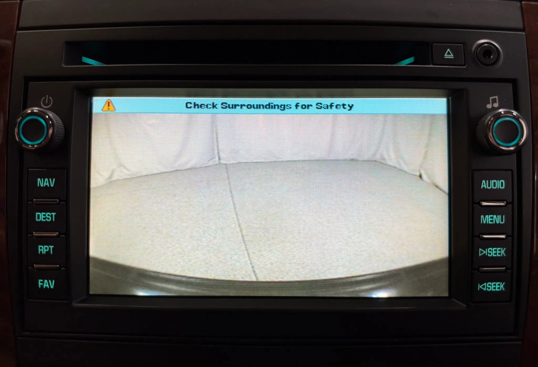 Used 2007 Chevrolet Suburban 2500 LT w/ LT Preferred Equipment Group AWD/4WD image 28