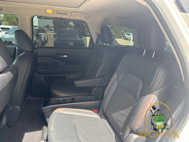 Used 2023 Nissan Pathfinder Platinum FWD image 28