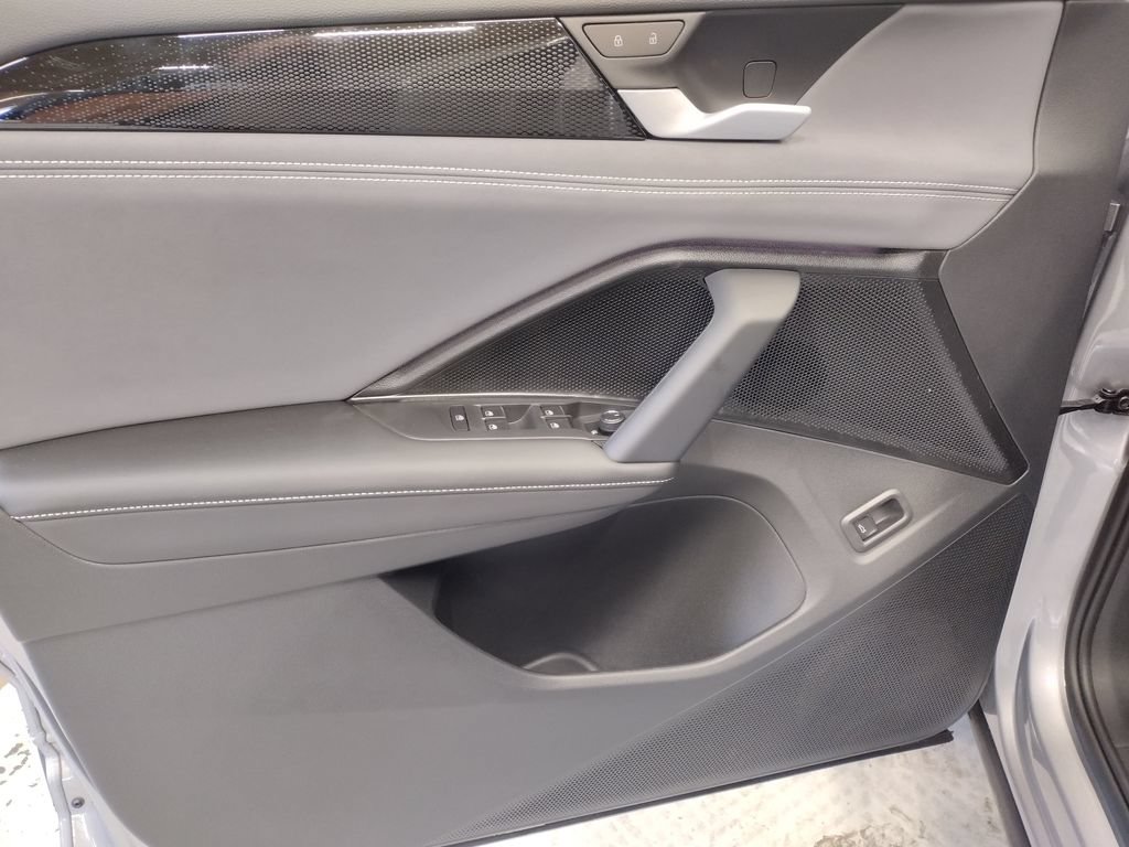 New 2026 Volkswagen Tiguan SE AWD/4WD image 19